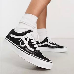 NIB Vans Old Skool Sneakers